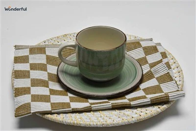 Cangkir dan piring kopi gradien warna hijau