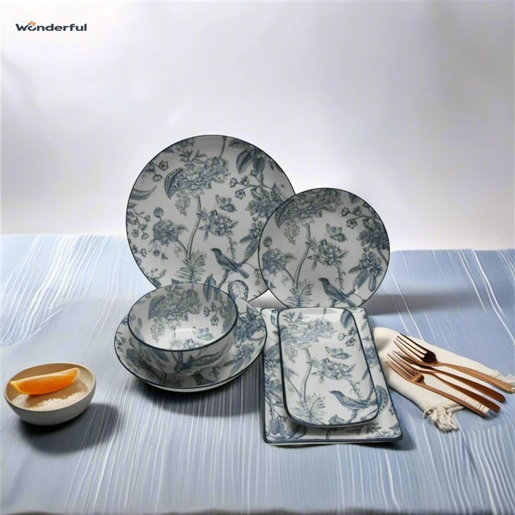 Set Peralatan Makan Porselen Bunga Biru Dan Putih yang Indah